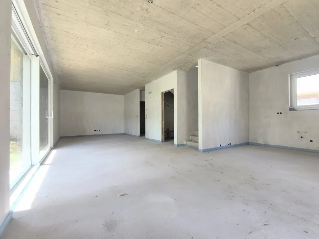 Exklusives Einfamilienhaus mit großzügigem Garten - Ein Wohngenuss für die ganze Familie - 5 Zimmer - Viele Freiflächen - Ziegelmassiv - Pv-Vorbereitung - uvm. - Ansicht 3