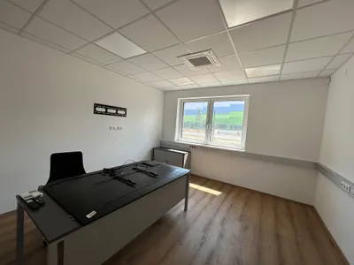 2-Zimmer-Gewerbeimmobilie mieten in Baden – 109 m², € 1.733 – Bild 11 von 14