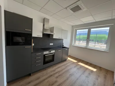 2-Zimmer-Gewerbeimmobilie mieten in Baden – 109 m², € 1.733 – Bild 12 von 14