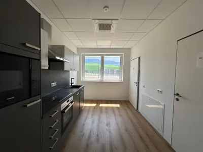 2-Zimmer-Gewerbeimmobilie mieten in Baden – 109 m², € 1.733 – Bild 13 von 14