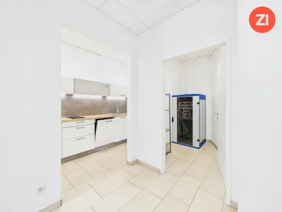 6-Zimmer-Gewerbeimmobilie mieten in Linz Land – € 4.079 – Bild 3 von 10