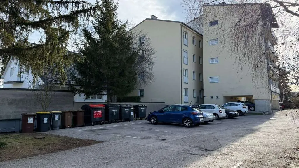 Anlage oder Eigenbedarf! Sonnige Loggia mit Grünblick, 2-Zi. EG-Wohnung - Ansicht 2