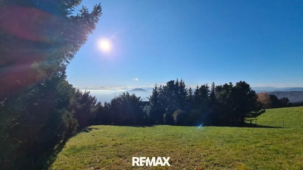 Sonniges Baugrundstück mit traumhafter Aussicht - Ansicht 3