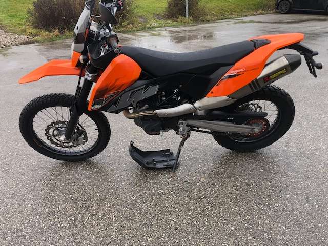 KTM 690 1 Besitz, Top wie Neu nur 13000km mit Acrapovic usw Enduro