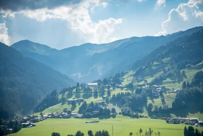 6-Zimmer-Immobilie kaufen in Kitzbühel – 627 m², € 15.950.000 – Bild 8 von 11