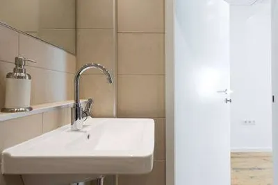 Privat, Provisionsfrei: helles, modernes Loft mit Klimaanlage und Gloriette-Blick – Bild 2