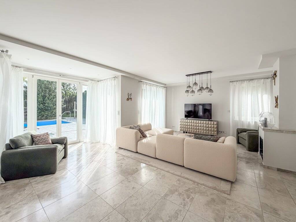 Exclusive Luxury Villa with Pool, Rooftop Terrace & Panoramic Views over Vienna | 1190 Vienna | Fully Furnished - Ansicht 2