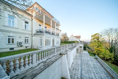 Repräsentative Wohnung | ca. 236,37m² | Terrasse mit einzigartigem Weitblick – Bild 2