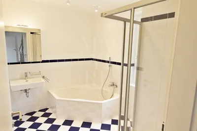 7-Zimmer-Haus mieten in Wien – 210 m², € 4.400 – Bild 9 von 22