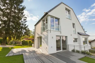 7-Zimmer-Haus mieten in Wien – 210 m², € 4.400 – Bild 2 von 22