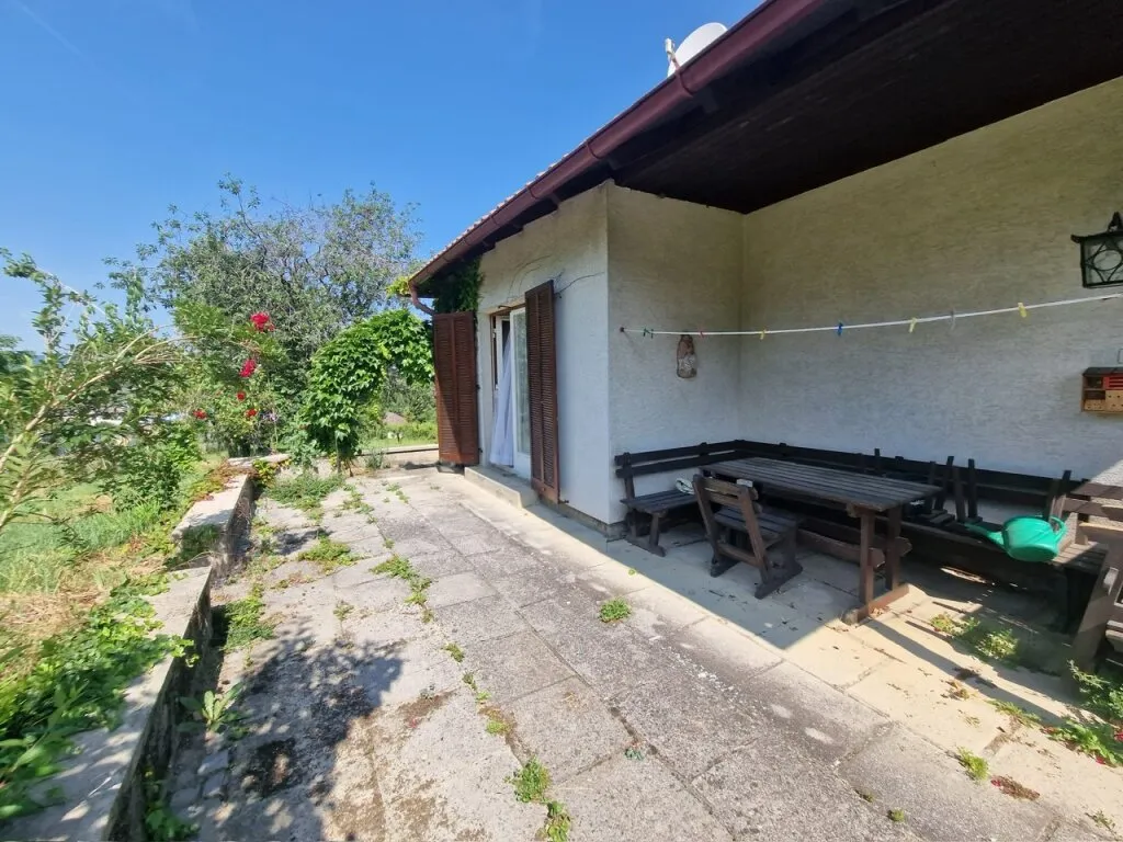 CHARMANTES EINFAMILIENHAUS MIT AUSBLICK IN RUHELAGE - Ansicht 2