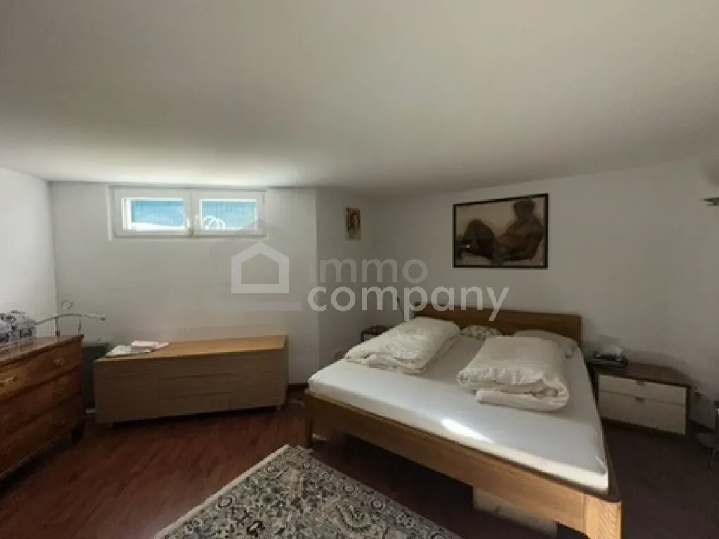 Haus in Schrebergartensiedlung, ständig Bewohnbar, Balkon, Terrasse, Pool, Gartenhütte und mehr. – pohled 3