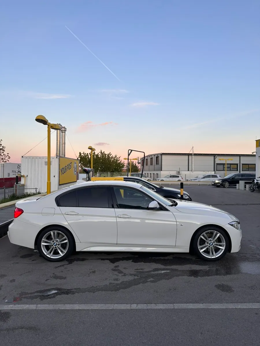 BMW 3 Series 2016 photo 3