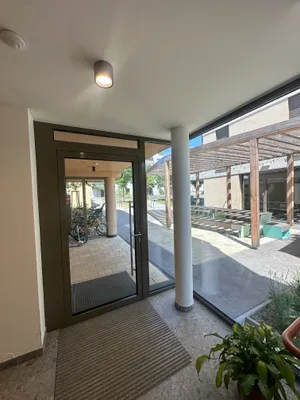 WUNDERSCHÖNE VOLLMÖBLIERTE 2-ZIMMER-NEUBAUWOHNUNG MIT SONNIGER TERRASSE – Bild 3