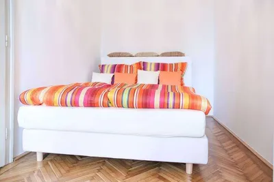U4 Schonbrunn 2 Zimmer Wohnung , warm + wifi in Preis ALL IN – Bild 3