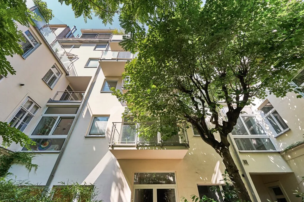 Moderne Altbauwohnung mit herrlicher Terrasse & Loggia - in Toplage direkt beim Naschmarkt - Ansicht 2