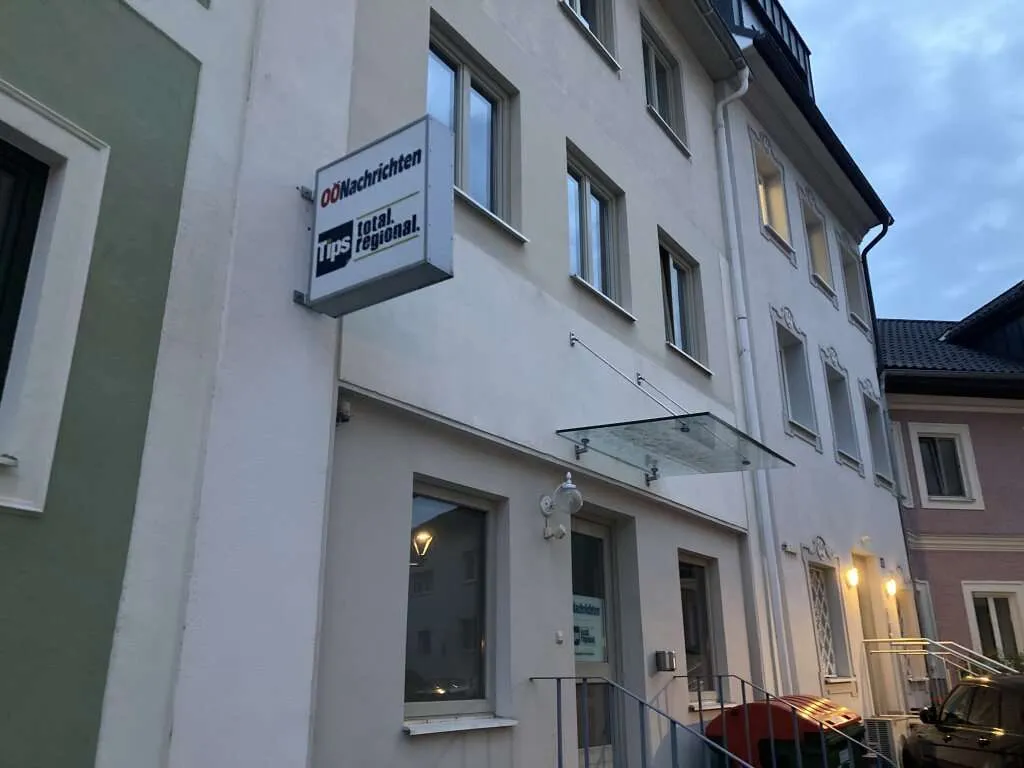 Zentrale Geschäftsfläche am Stadtplatz in Rohrbach-Berg - Widok 2