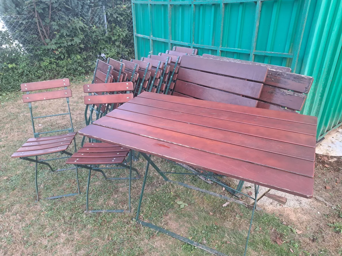 Alte Holz Gartenmöbel / Biergarten Garnituren Klappbar / Setpreis, € 150,- (4493 Wolfern)