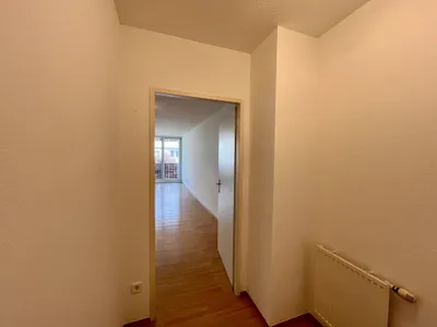 Ruhige 2-Zimmer-Wohnung mit großer Loggia & U-Bahn Nähe, photo 3