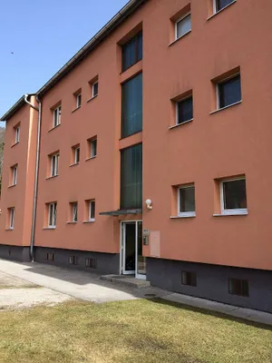 3-Zimmer-Wohnung mieten in Neunkirchen – 69 m², € 770 – Bild 2 von 9