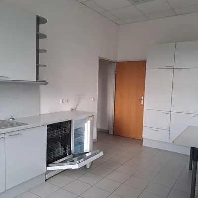 3-Zimmer-Gewerbeimmobilie mieten in Wiener Neustadt – 100 m², € 1.500 – Bild 10 von 12