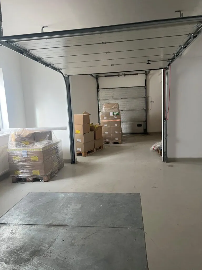 Gewerbeobjekt staubfreie Produktion 1271m² vollsaniert, Stellplätze, äußerst verkehrsgünstig gelegen, teilbar - Ansicht 3