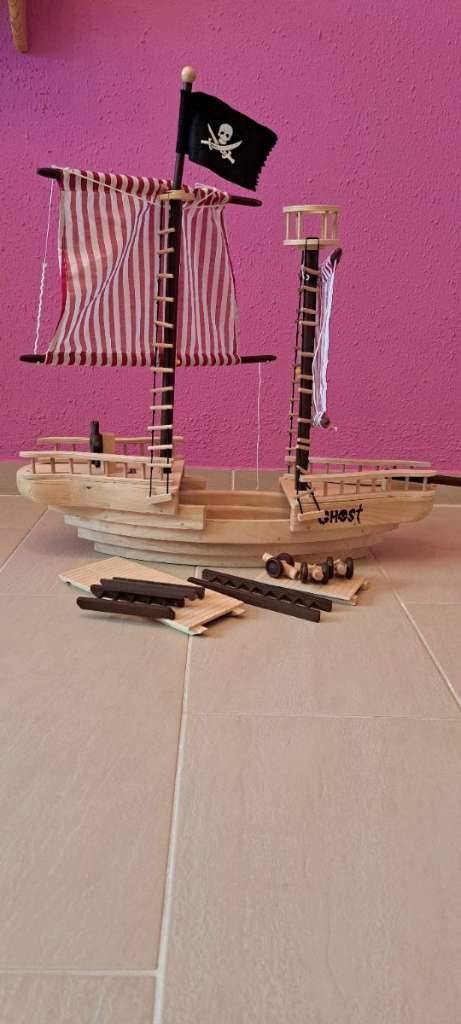 Holzschiff