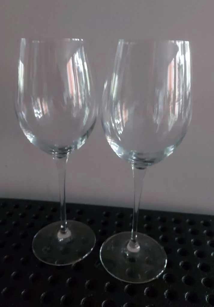 2 neue Weisswein Gläser von Jacques Wein Depot, € 8,- (5020 Salzburg)