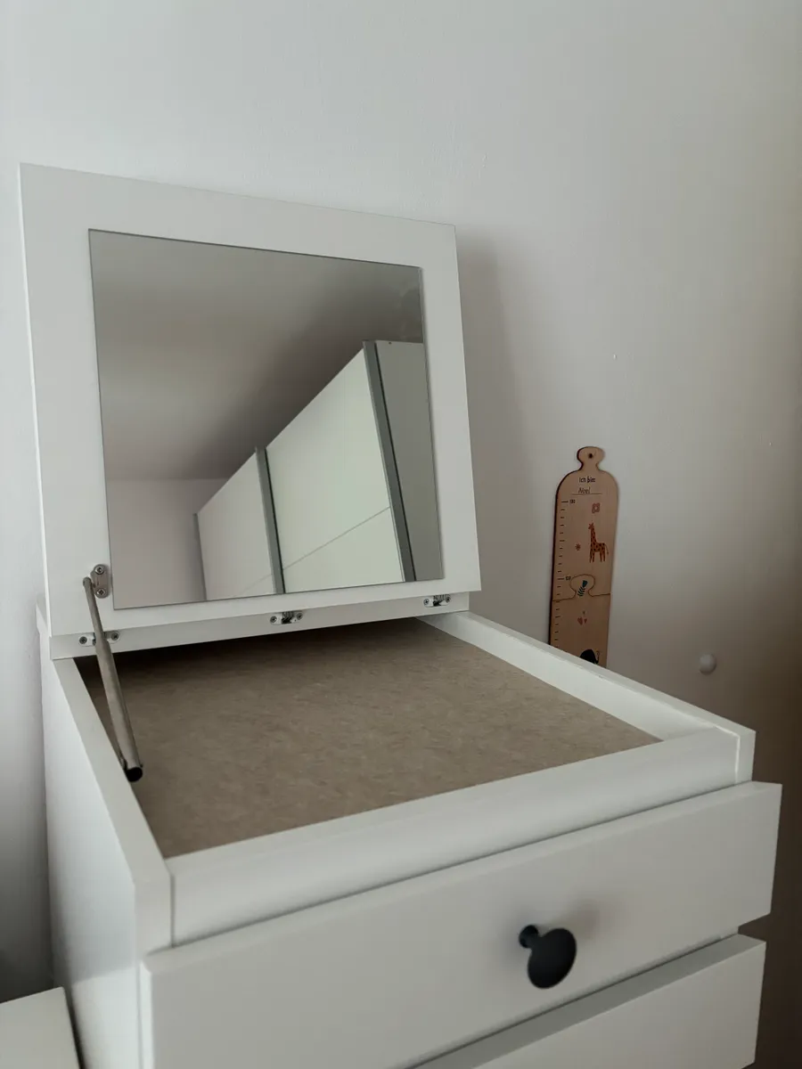 IKEA MALM Kommode mit 6 Schubladen & Spiegel, € 60,- (1030 Wien)