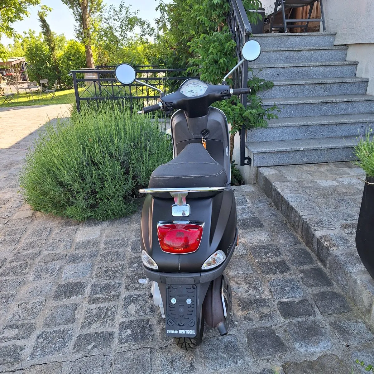 Vespa LX
