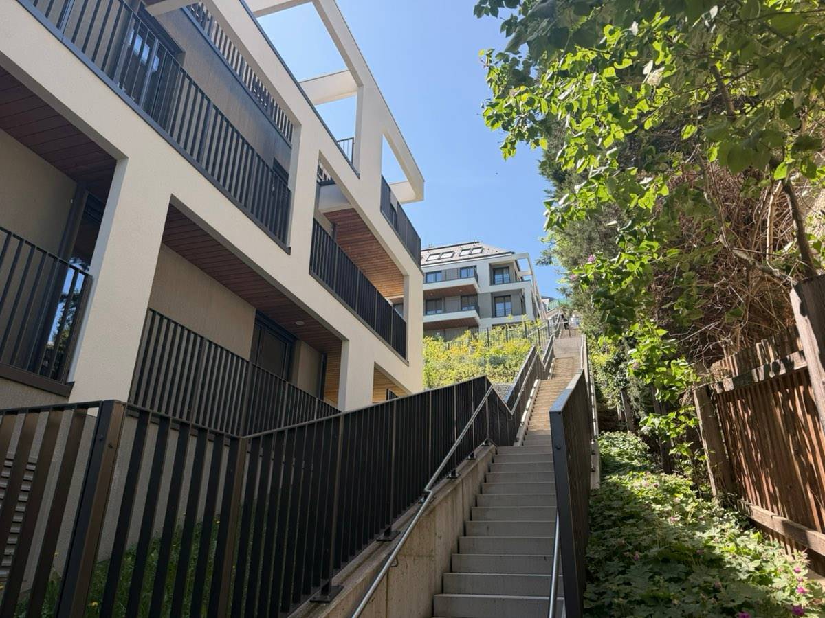 Mietwohnung mit Stiftsblick von der 25m² großen Terrasse - Ansicht 3