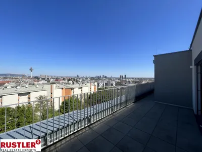 Helle Dachgeschosswohnung mit Fernblick - moderne Ausstattung – Bild 3