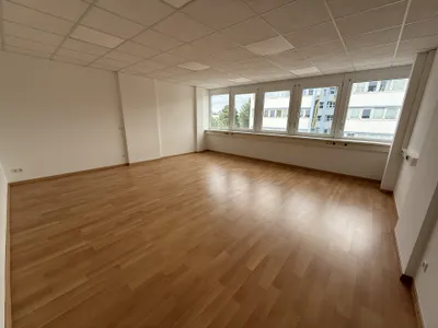1-Zimmer-Gewerbeimmobilie mieten in Baden – 46 m², € 589 – Bild 4 von 5