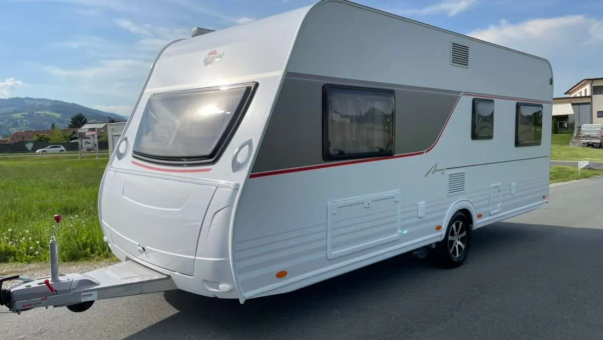 Bürstner Averso Plus 520 TL  (Vollausstattung; 2-7 Betten)