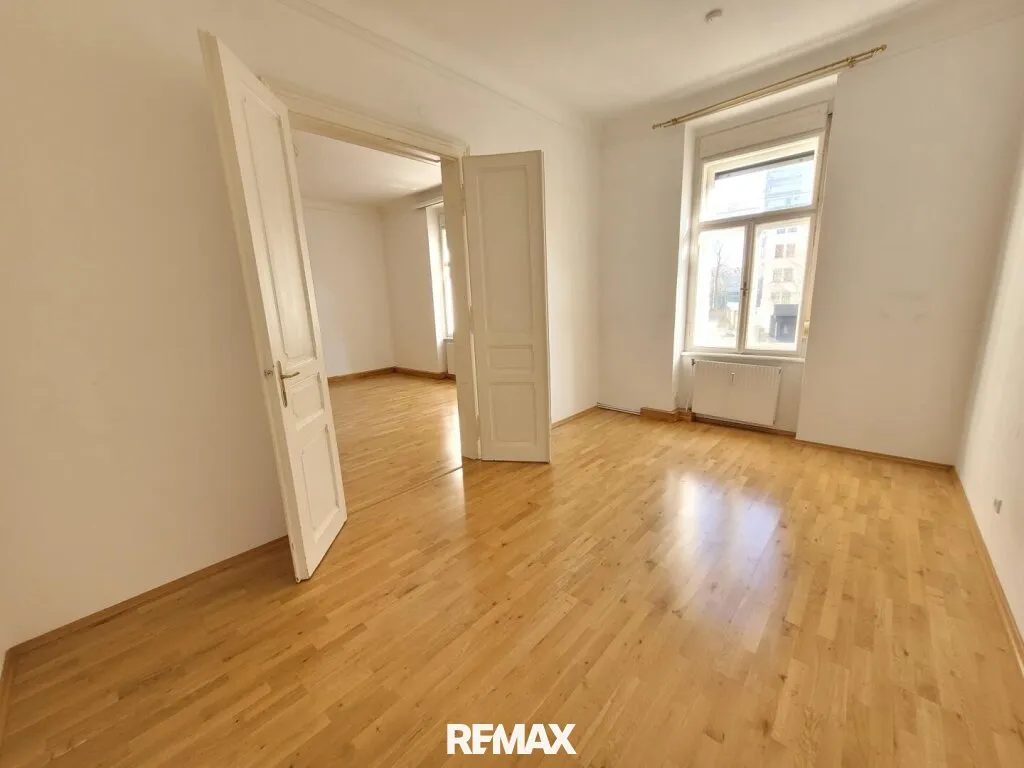 Schöne 3,5-Zimmer-Altbauwohnung mit Balkon in der Heinrichstraße - Ansicht 2