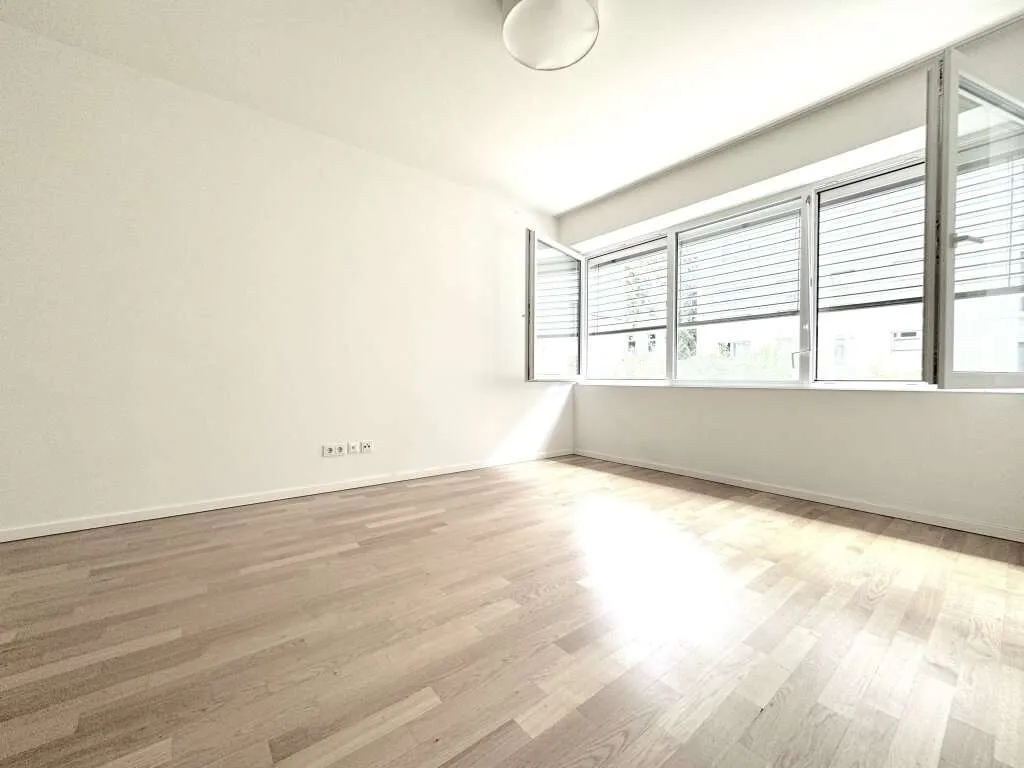 RUHIGE WOHNUNG - INNENHOFLAGE - IN 3 STATIONEN AM STEPHANSPLATZ! GARAGE MÖGLICH! - Ansicht 2