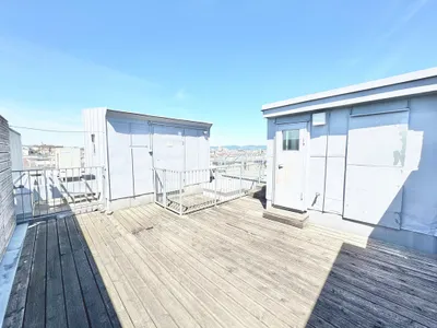 ERSTBEZUG NACH SANIERUNG | TERRASSENTRAUM | EXKLUSIVE DACHGESCHOSSWOHNUNG | HELLE 4 ZIMMER | TOPLAGE – Bild 2