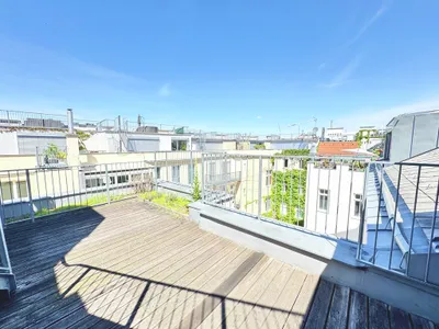 ERSTBEZUG NACH SANIERUNG | TERRASSENTRAUM | EXKLUSIVE DACHGESCHOSSWOHNUNG | HELLE 4 ZIMMER | TOPLAGE – Bild 3