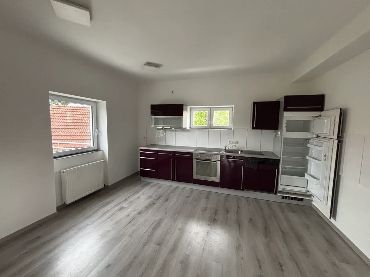 3-Zimmer-Wohnung mit Stuckdecke zu vermieten (760€ inkl. BK) - Ansicht 2