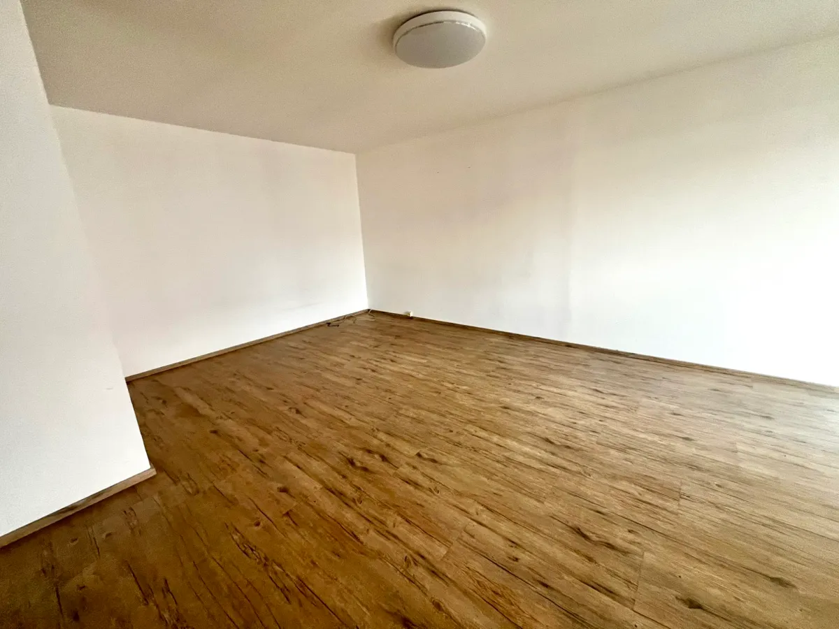 Helle 3-Zimmer-Wohnung mit Loggia & Tiefgarage in Toplage - Ansicht 3