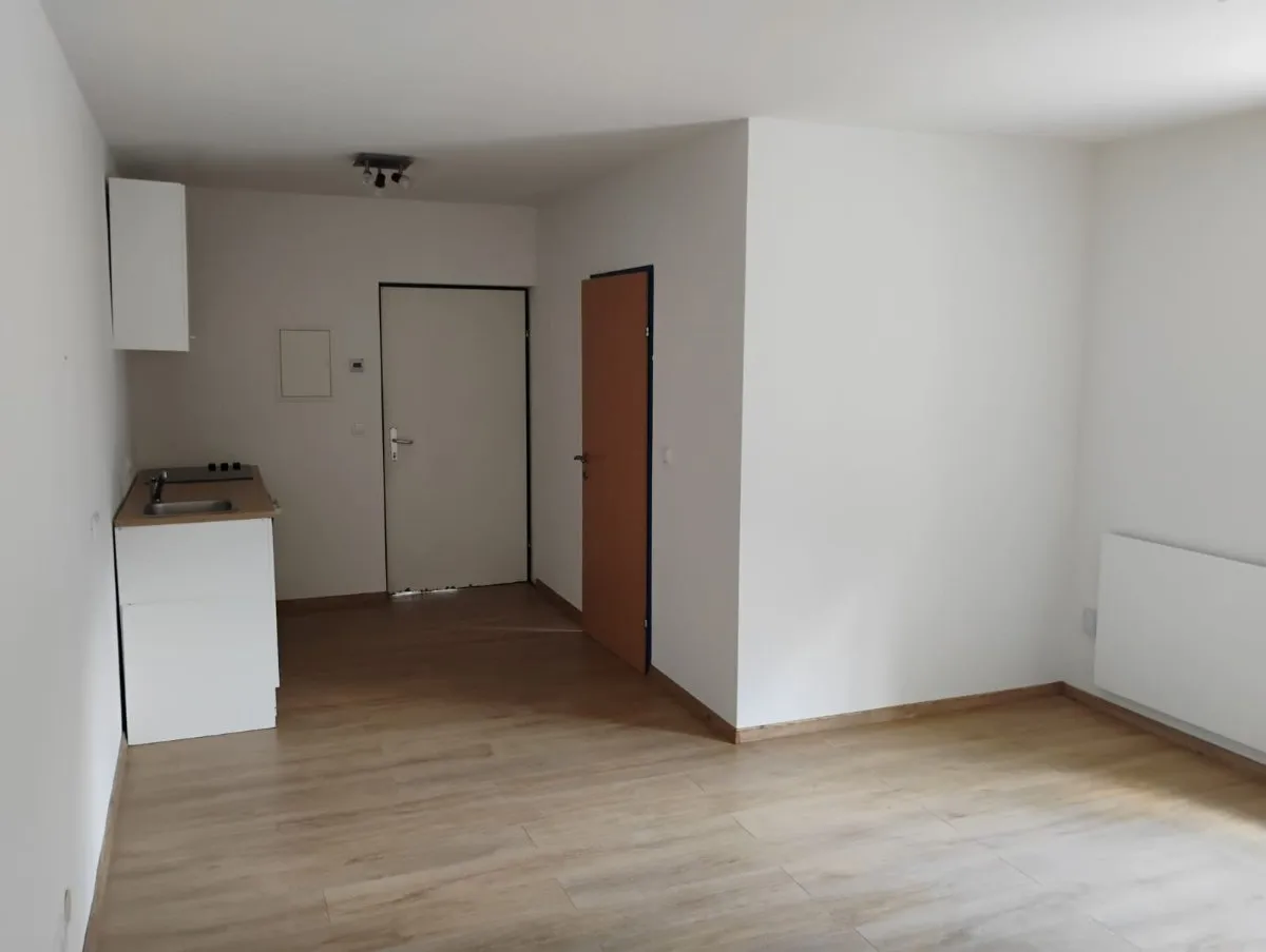 Nette ein Zimmer Wohnung EG zu vermieten – pohled 3
