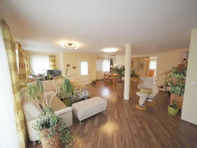 6-Zimmer-Haus kaufen in Bruck an der Leitha – 200 m², € 649.000 – Bild 2 von 20