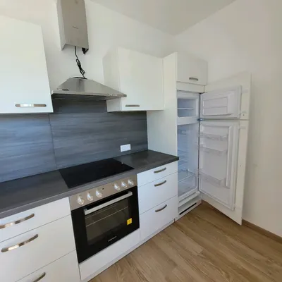 3-Zimmer-Wohnung mieten in Neunkirchen – 67 m², € 700 – Bild 2 von 14
