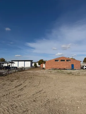 Gewerbeimmobilie mieten in Mistelbach – 2 000 m², € 1 – Bild 2 von 4