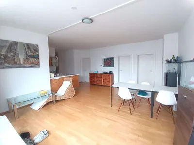 Studenten-Zimmer in WG! 649EUR inklusive Strom, Heizung, Internet! Ideale Verkehrsanbindung! Verfügbar ab sofort!