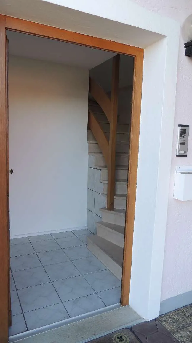 Privat: Panorama-3-Seenblick! 4,5-Zimmer Wohnung mit Wintergarten, 2 Stellplätze - Seeham - Ansicht 3