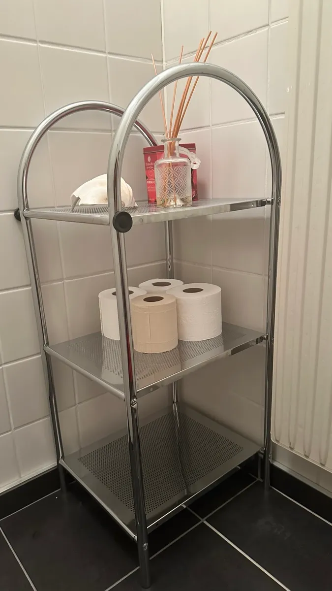 Regal Metall - 3 Ablagen - Silber / Chrom, € 5,- (4020 Linz)