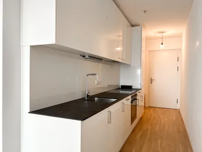 1 Zimmer-Wohnung | 18. OG mit 4m² Balkon | Fitnessstudio im 1. OG – Bild 2