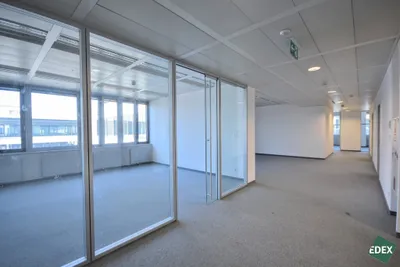 Gewerbeimmobilie mieten in Wien – 820 m², € 16