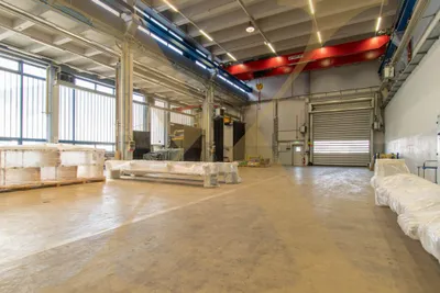 Gewerbeimmobilie mieten in Linz – 999 m², € 8.552
